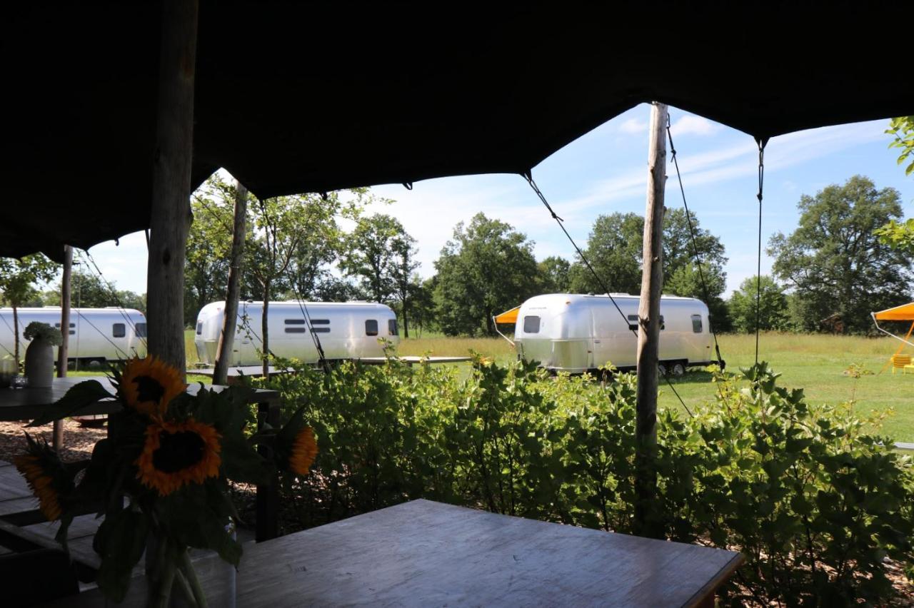 Amerikaanse Airstream Voor 2 Personen Reutum Buitenkant foto
