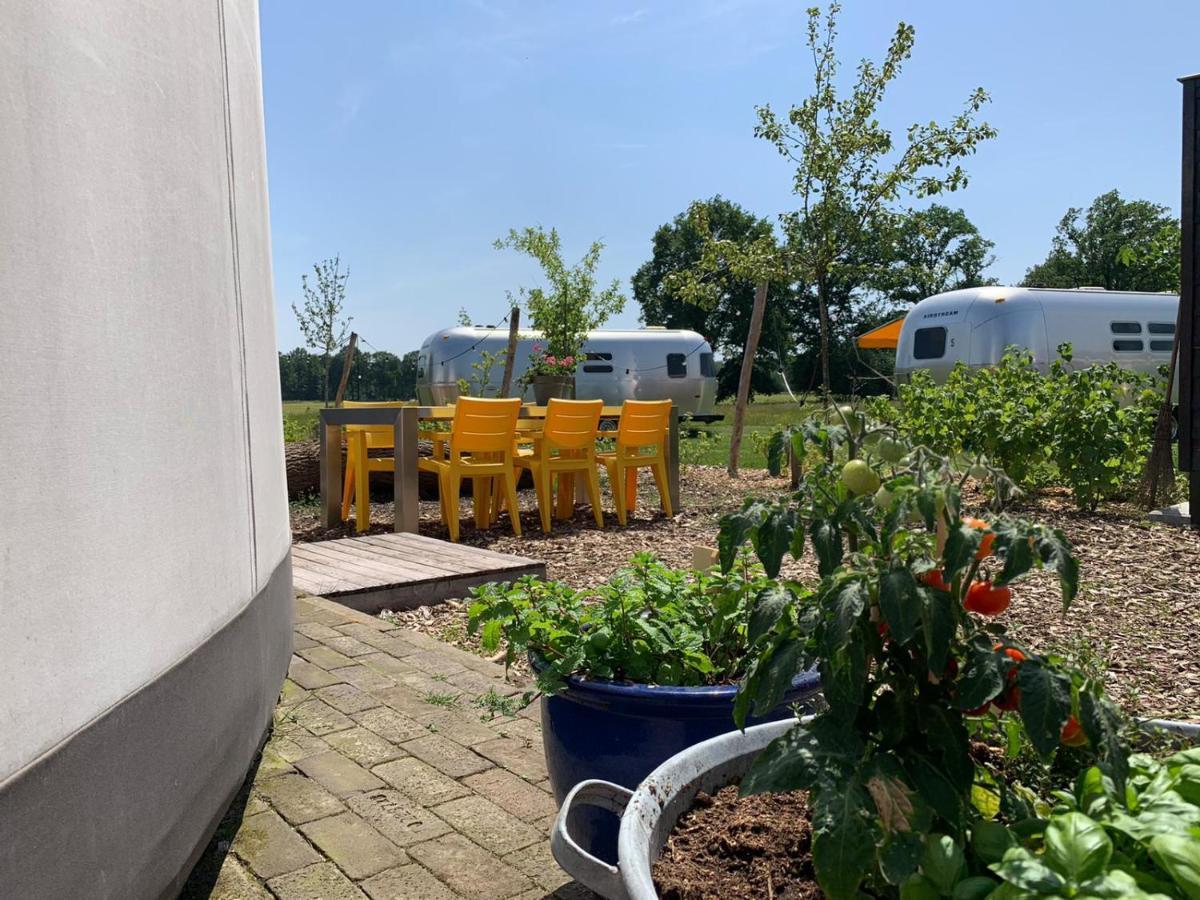 Amerikaanse Airstream Voor 2 Personen Reutum Buitenkant foto